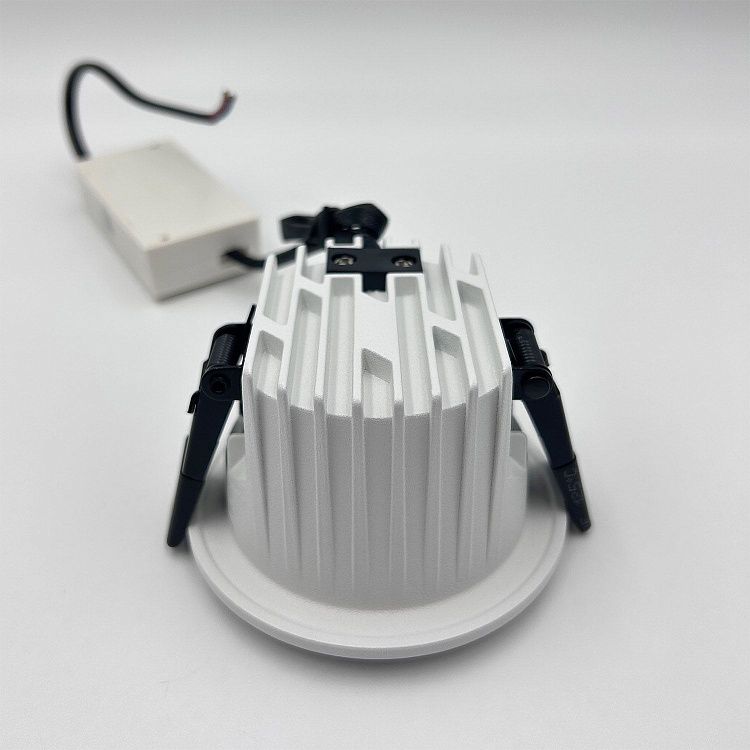 Skarlat RDL73027-3 7W WH+CHR 3000K