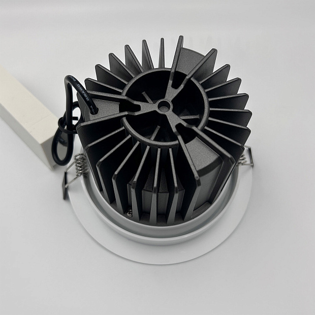 Skarlat RSL7468-4 18W WH 3000K