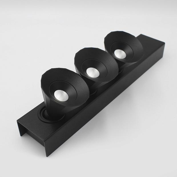 Skarlat  RSLC74131-3 3×7W BK 4000K